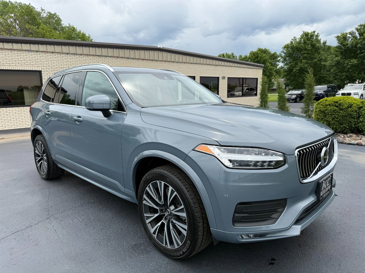 Used 2020 Volvo XC90 T5 Momentum w/ Protection Package Premier AWD/4WD image 5