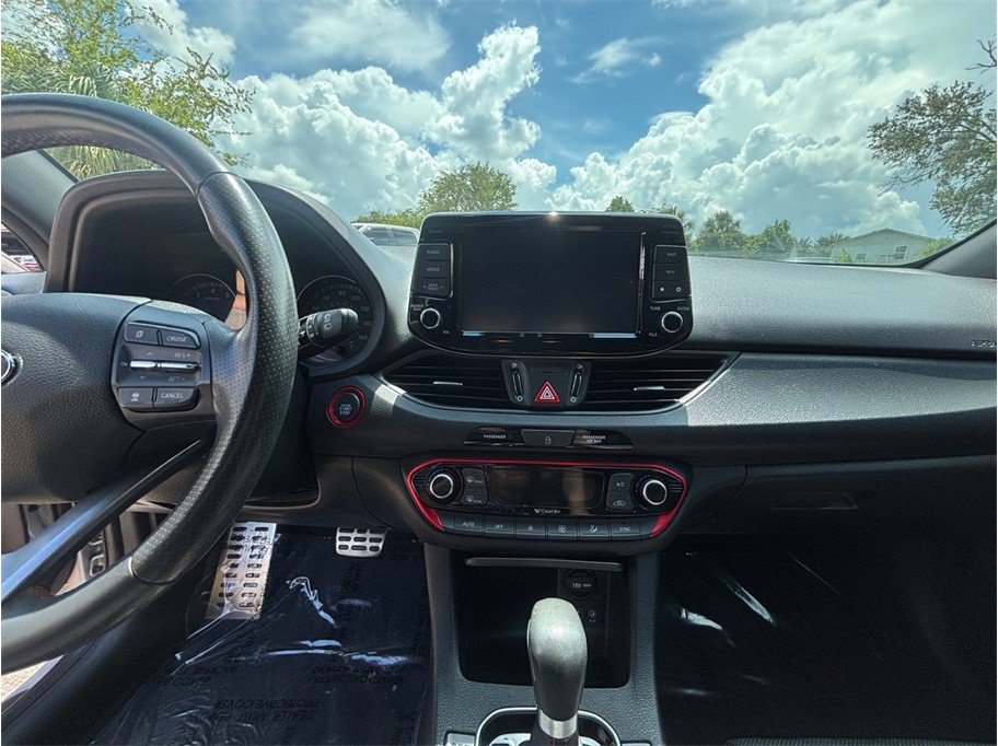 Used 2018 Hyundai Elantra GT Sport w/ Sport Tech Package 04 FWD image 11