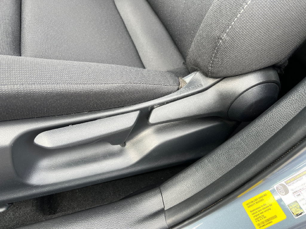 Used 2025 Toyota Corolla LE FWD image 20