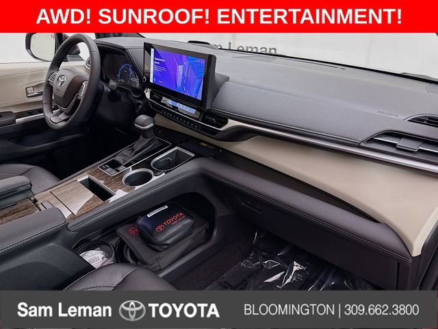 Used 2025 Toyota Sienna Platinum image 33