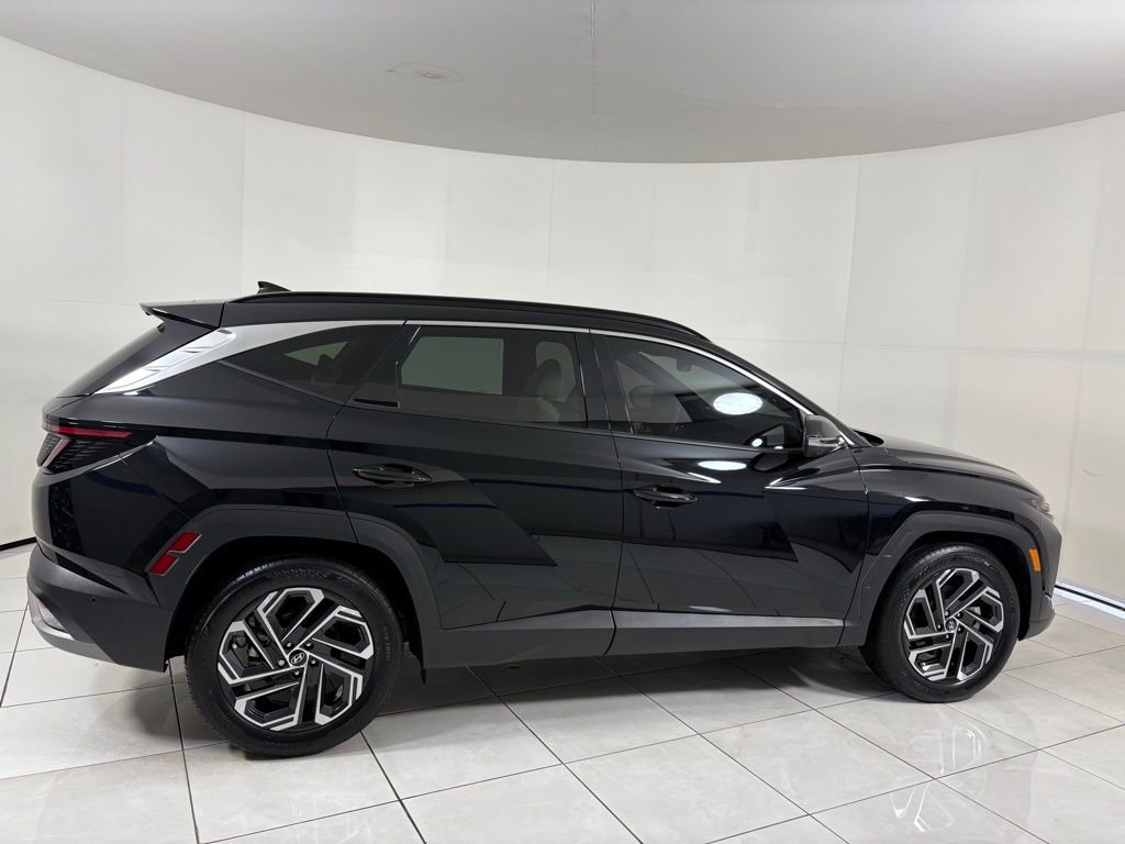 Certified 2025 Hyundai Tucson Limited FWD image 6