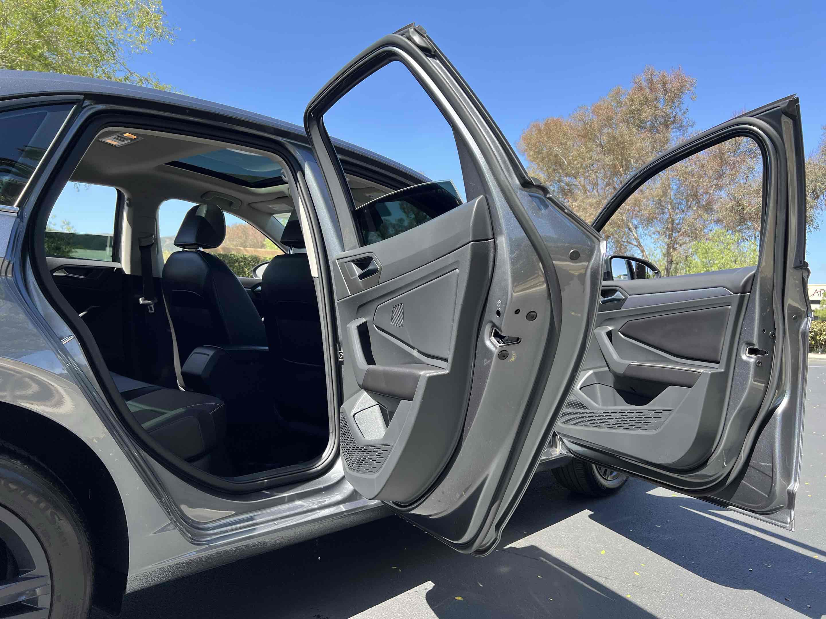 Used 2023 Volkswagen Jetta SE w/ Panoramic Sunroof Package FWD image 41