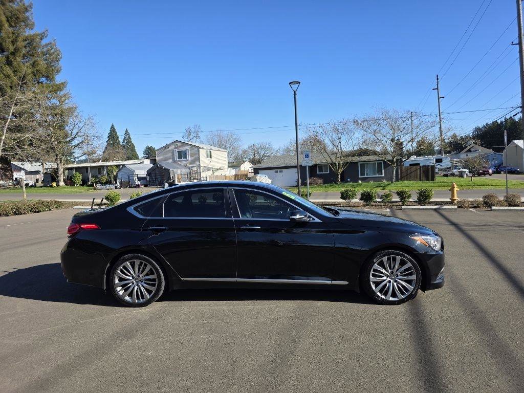 Used 2015 Hyundai Genesis 5.0 w/ Option Group 05 image 4