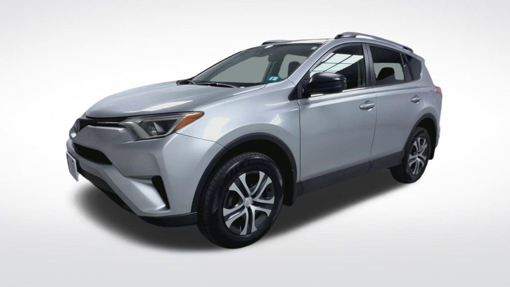 Used 2018 Toyota RAV4 LE w/ Carpet Mat Package image 4