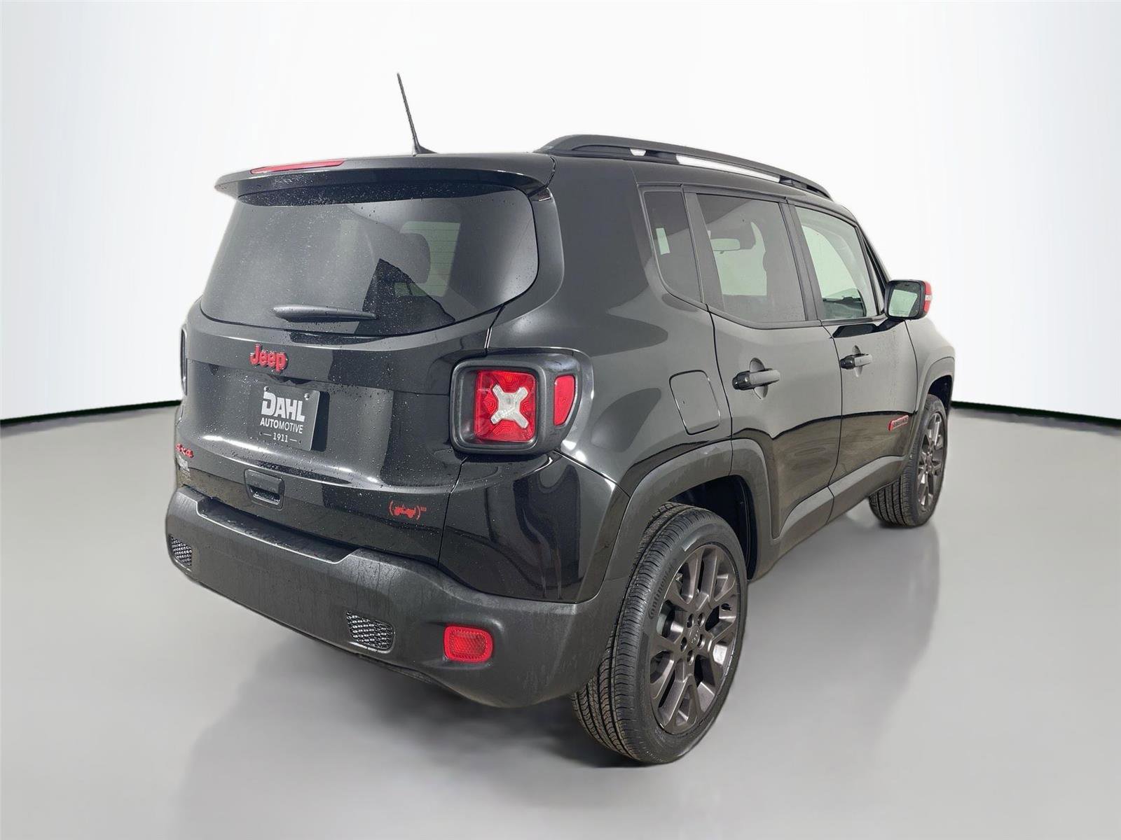 Used 2023 Jeep Renegade Latitude AWD/4WD image 13