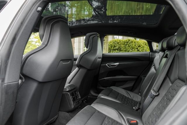 Used 2022 Audi e-tron GT Premium Plus w/ Performance Package AWD/4WD image 38
