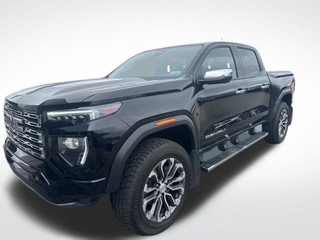 Used 2023 GMC Canyon Denali image 4
