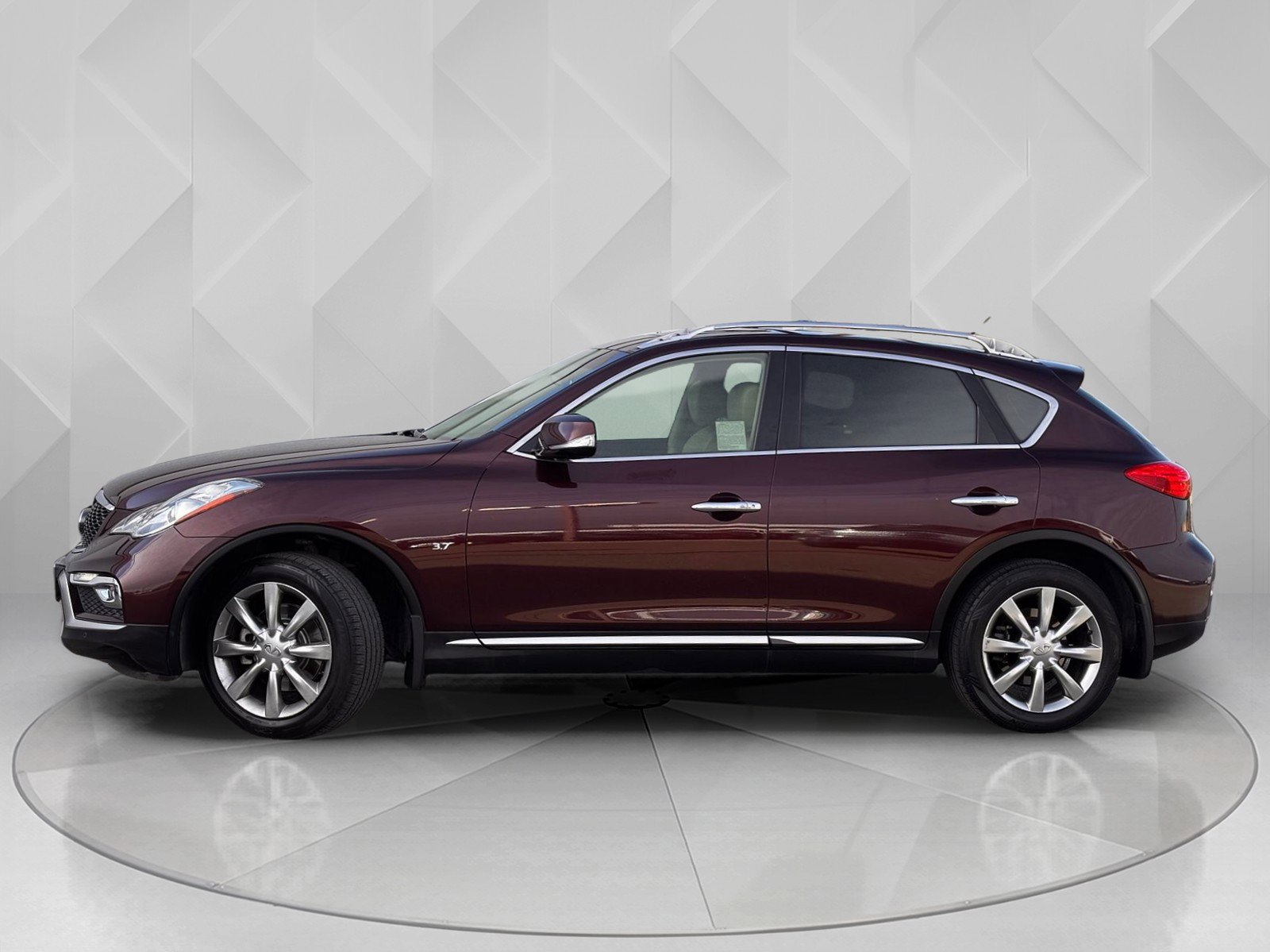 Used 2017 INFINITI QX50 2WD w/ Premium Plus Package image 2