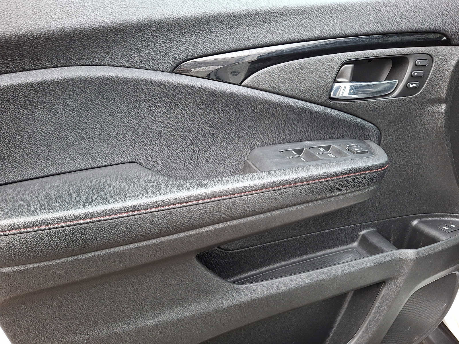 Used 2022 Honda Pilot Black Edition image 11