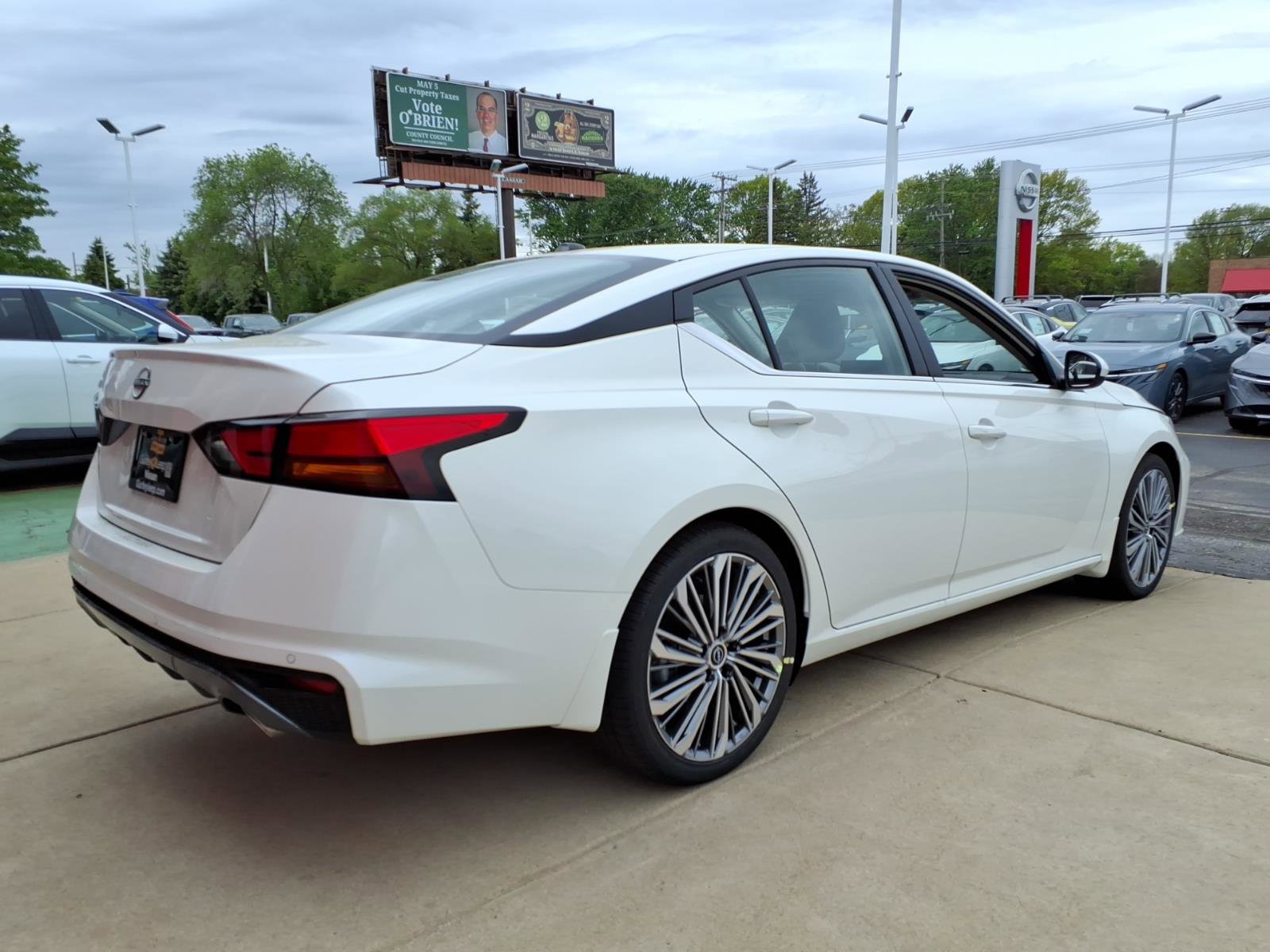 New 2026 Nissan Altima 2.5 SV w/ SV Premium Package FWD image 10