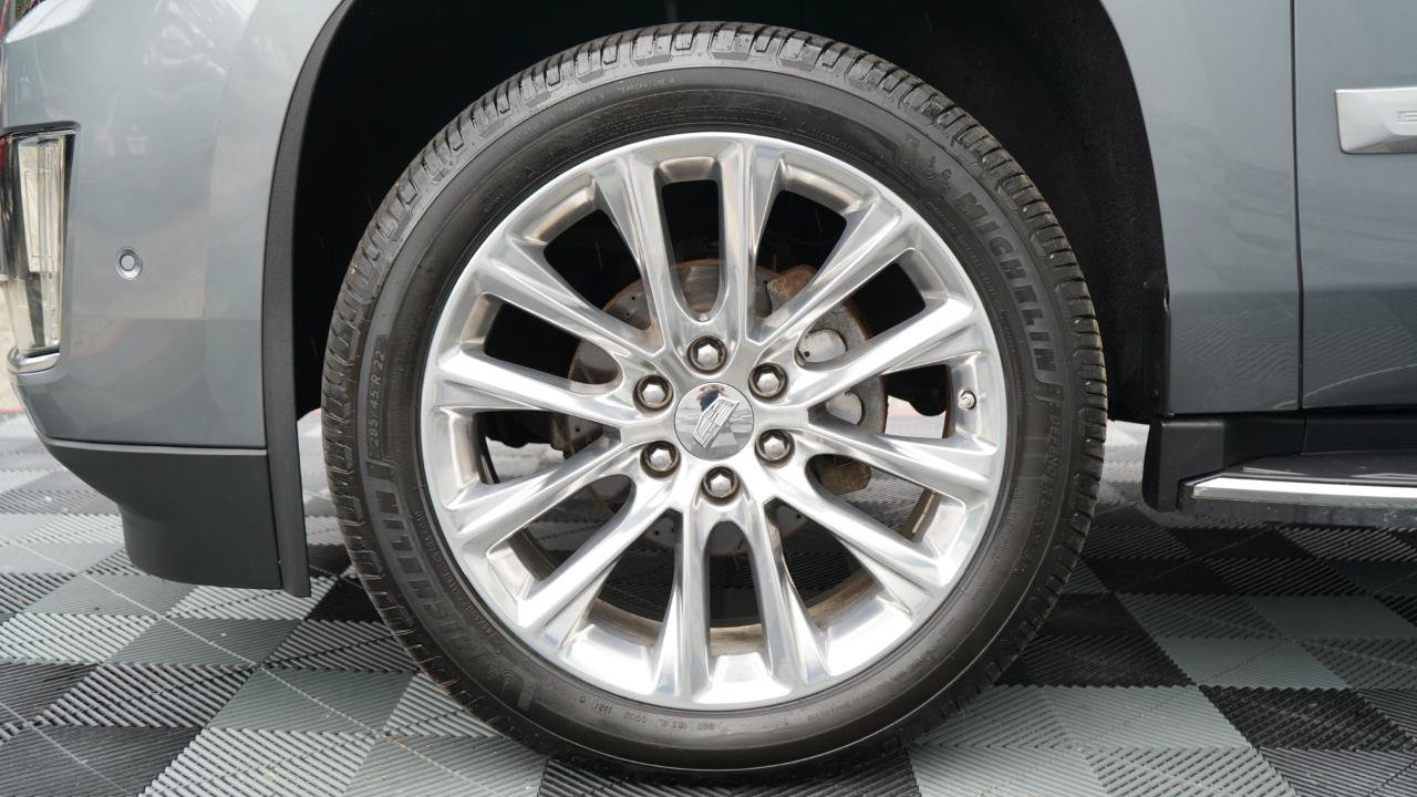 Used 2019 Cadillac Escalade ESV Luxury AWD/4WD image 37