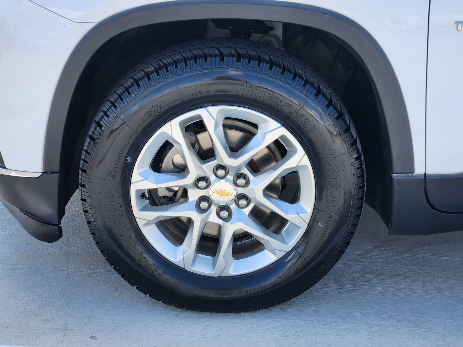 Used 2019 Chevrolet Traverse LT FWD image 11