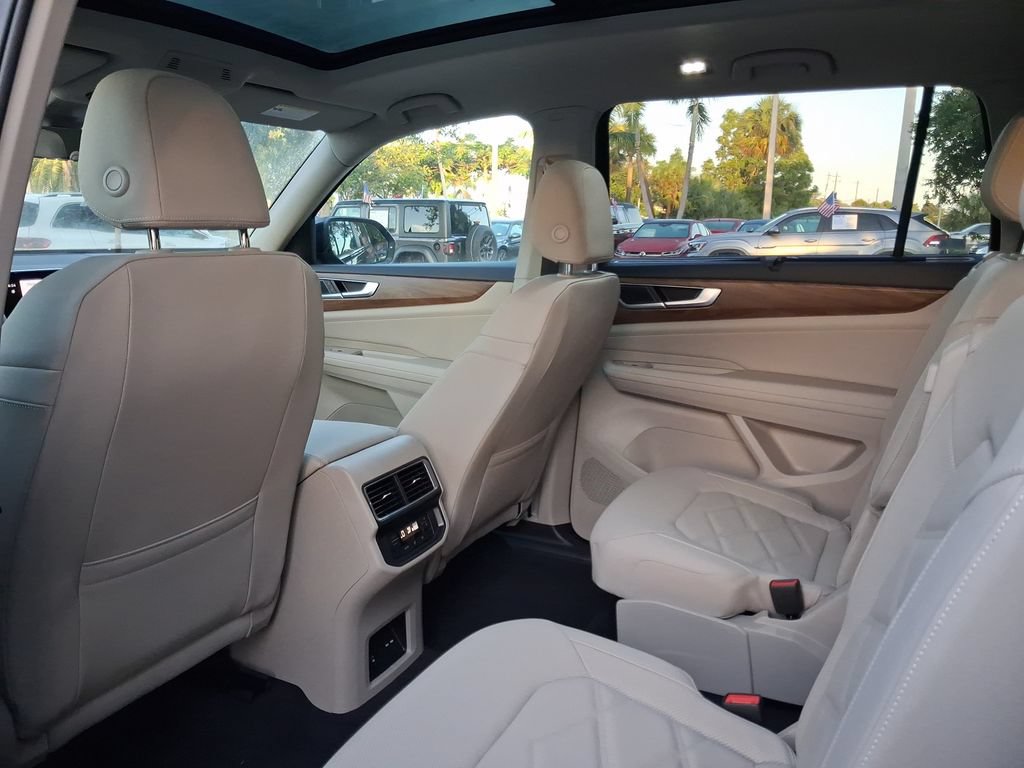 New 2026 Volkswagen Atlas SE FWD image 5
