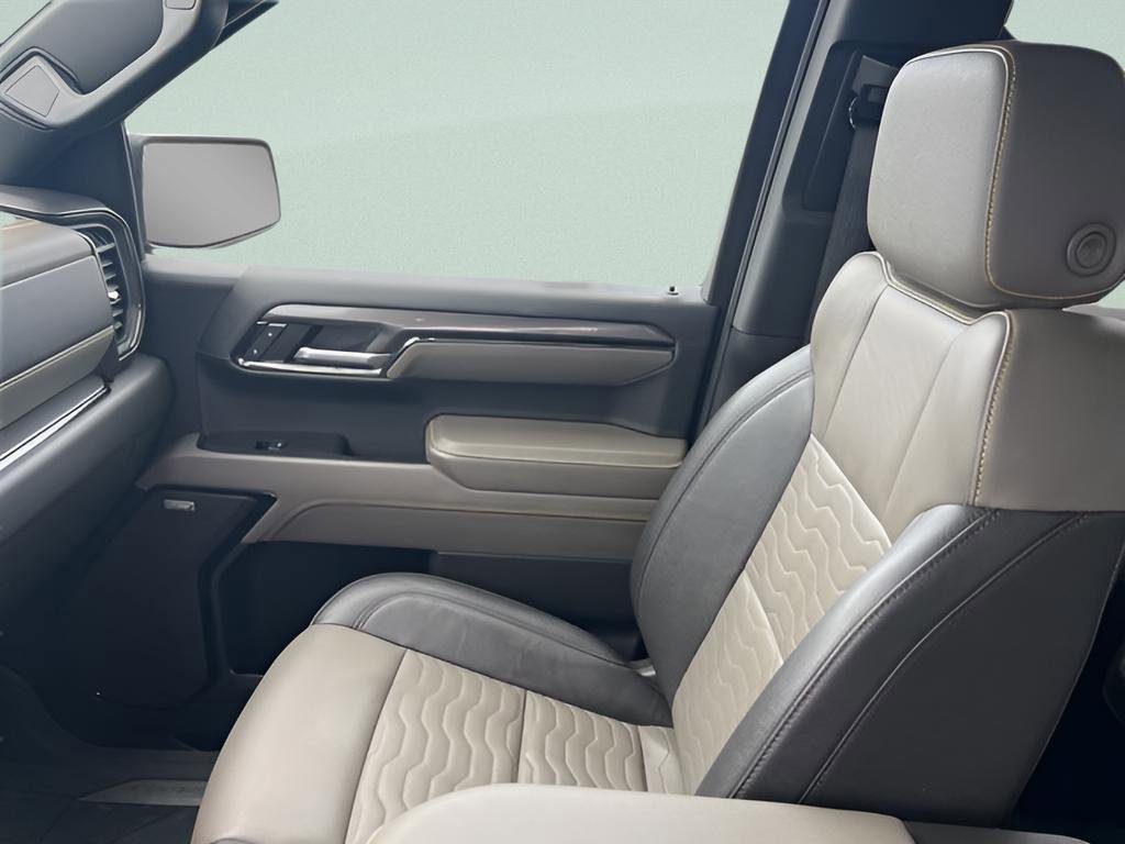 Used 2024 Chevrolet Silverado 1500 ZR2 w/ Technology Package AWD/4WD image 9