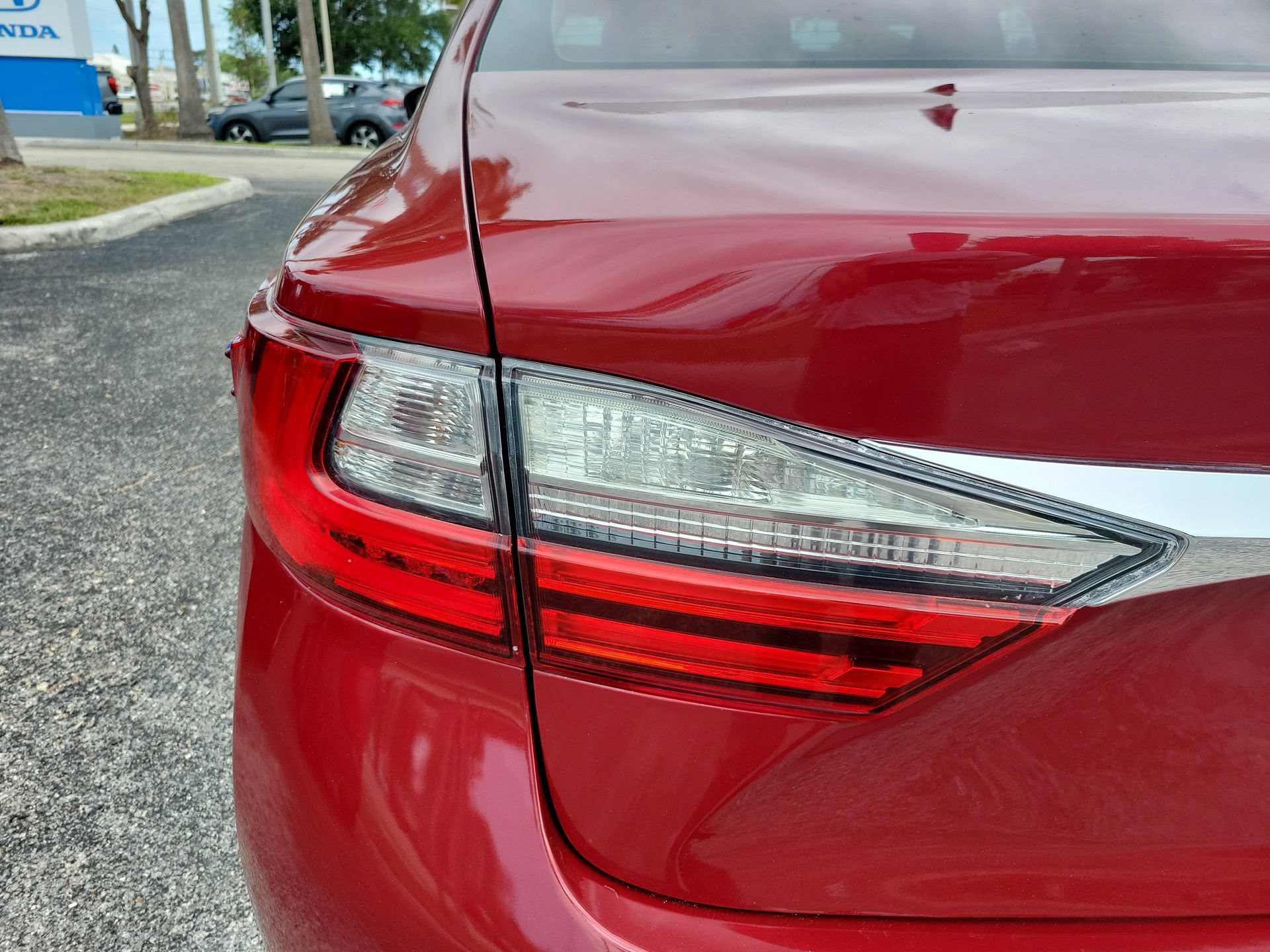 Used 2016 Lexus ES 350 w/ Luxury Package w/Wood Trim FWD image 11
