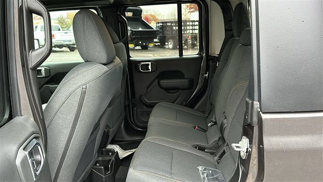 New 2026 Jeep Gladiator Sport AWD/4WD image 19