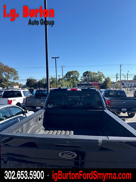 Used 2022 Ford F350 Lariat w/ Black Appearance Package AWD/4WD image 7
