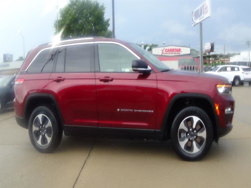 Used 2023 Jeep Grand Cherokee 4WD 4xe image 5