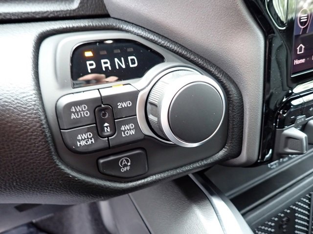 New 2026 RAM 1500 4x4 Crew Cab image 17