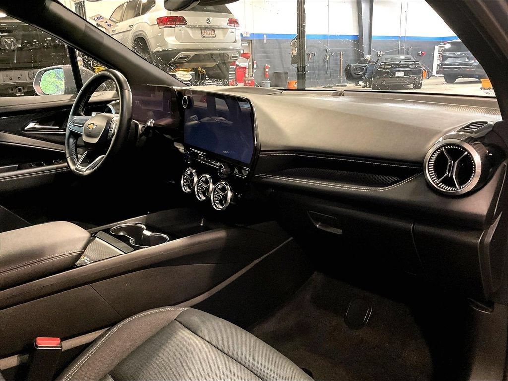 Used 2024 Chevrolet Blazer EV LT AWD/4WD image 14