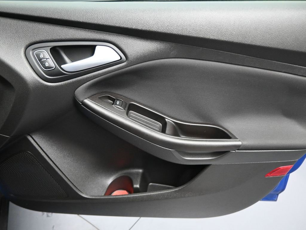 Used 2018 Ford Focus SE image 26
