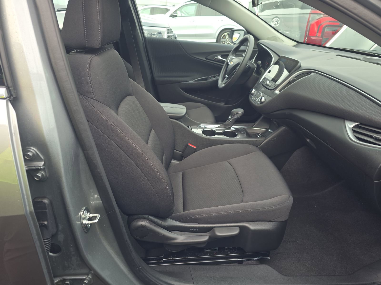 Used 2025 Chevrolet Malibu LT FWD image 14