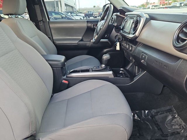 Used 2017 Toyota Tacoma SR5 w/ Tow Package AWD/4WD image 19