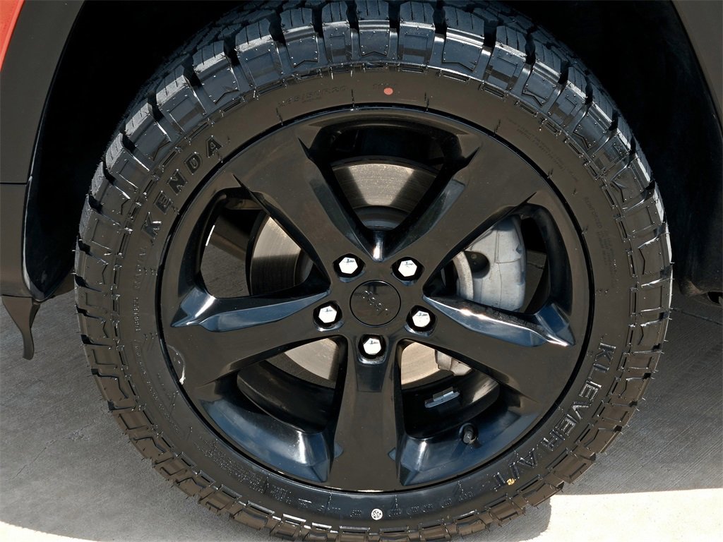 Used 2023 Jeep Grand Cherokee Limited w/ Luxury Tech Group II image 9