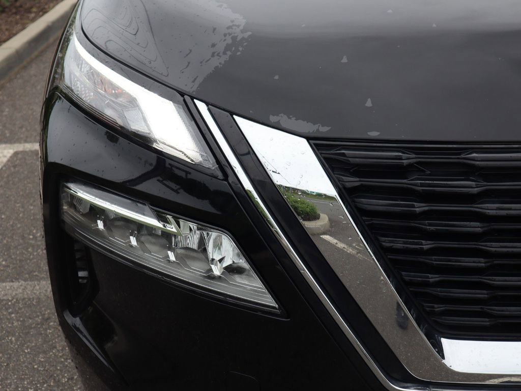 Certified 2022 Nissan Rogue SV w/ SV Premium Package image 12