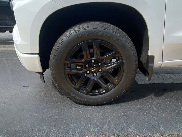 Used 2023 Chevrolet Silverado 1500 Custom image 12