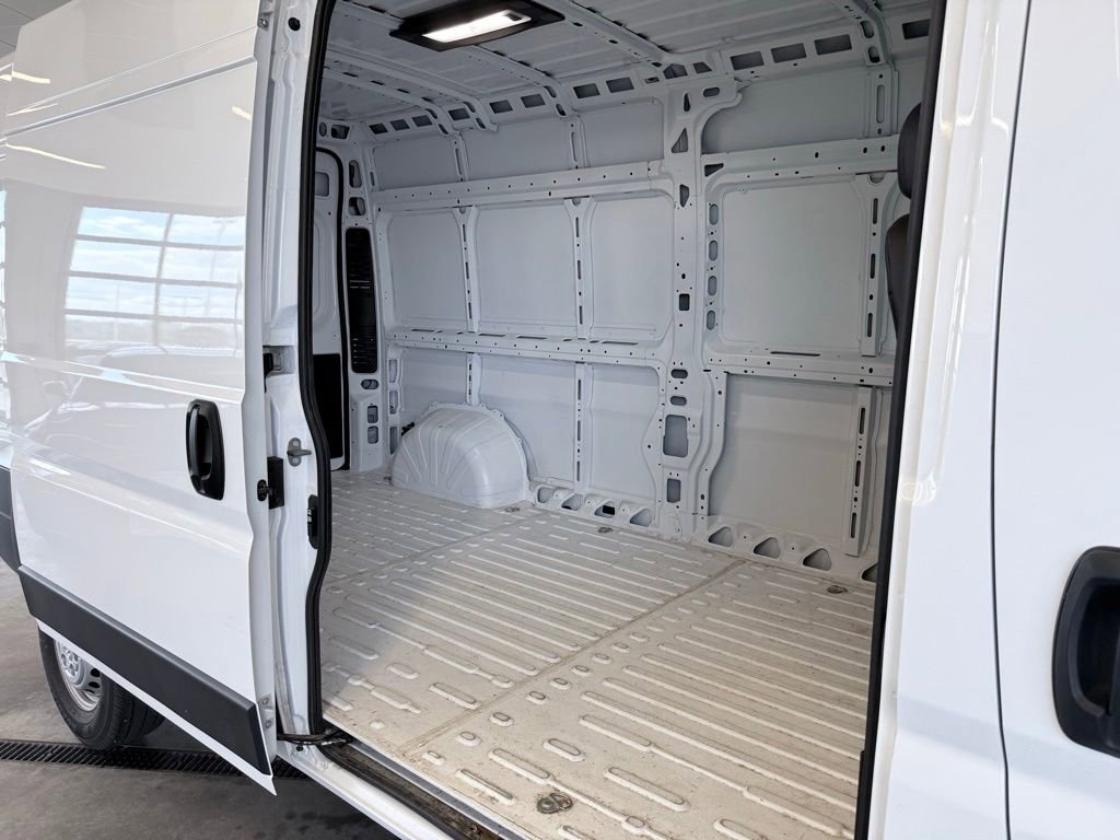 Used 2026 RAM ProMaster 2500 w/ Convenience Group FWD image 23