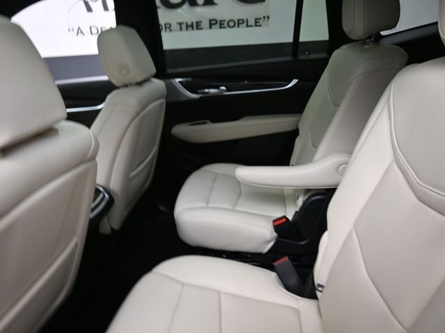 Used 2024 Cadillac XT6 Sport w/ Technology Package AWD/4WD image 25