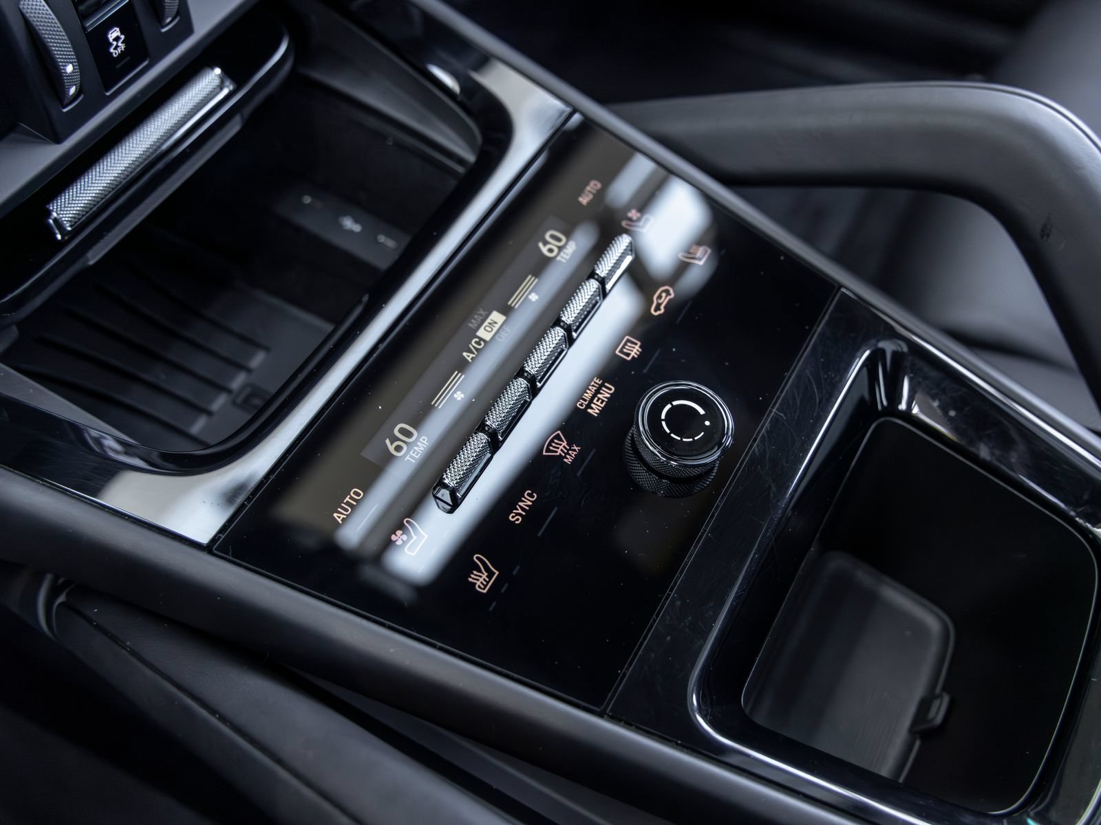 Certified 2025 Porsche Cayenne GTS AWD/4WD image 39