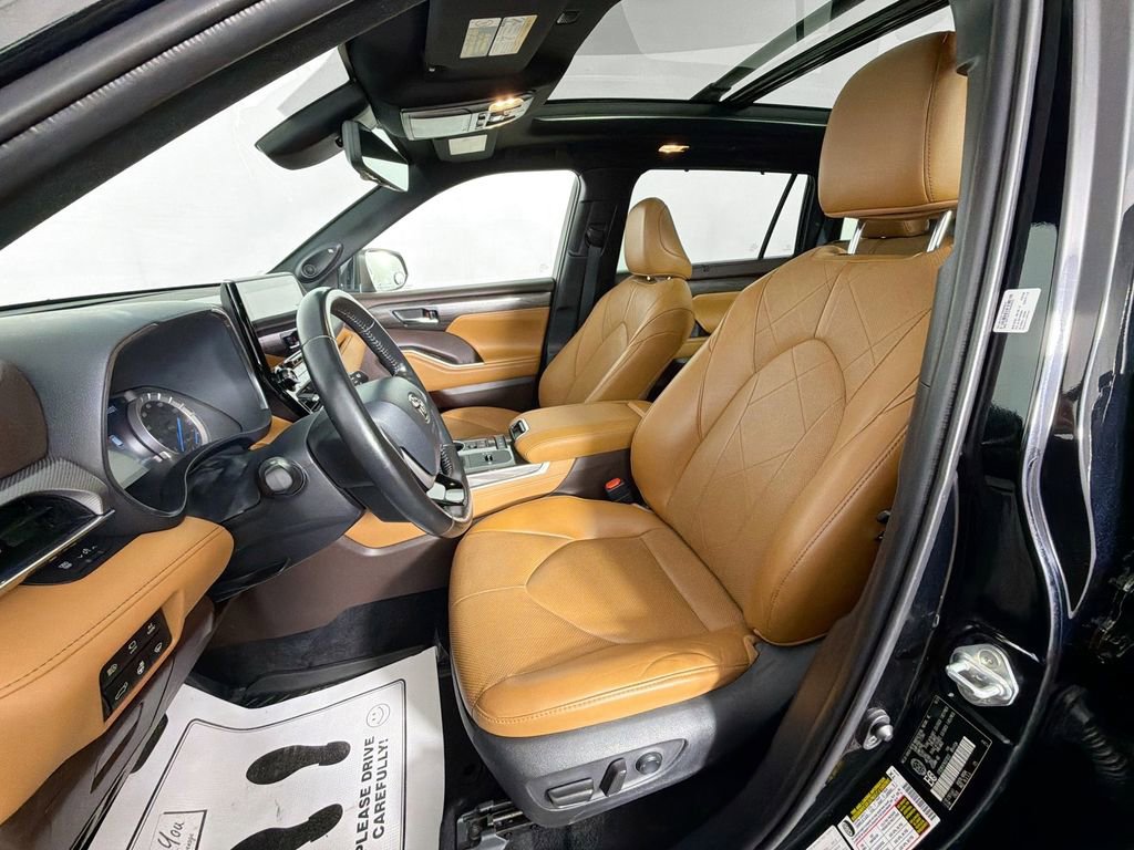 Used 2022 Toyota Highlander Platinum image 21