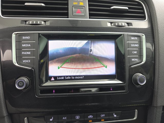 Used 2015 Volkswagen GTI SE FWD image 23
