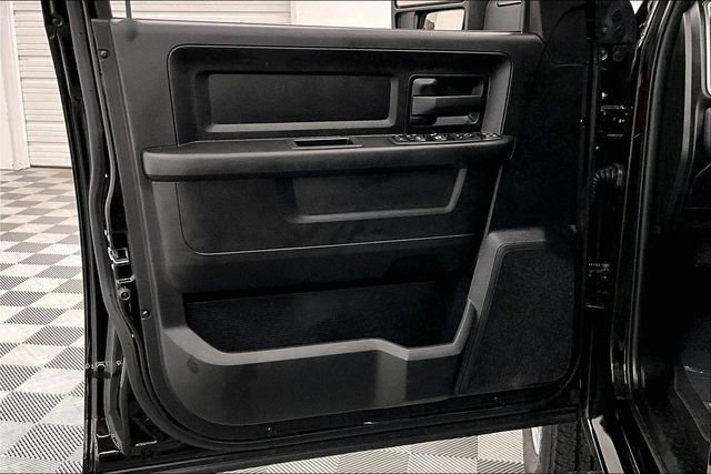 Used 2024 RAM 2500 Tradesman w/ Chrome Appearance Group image 20