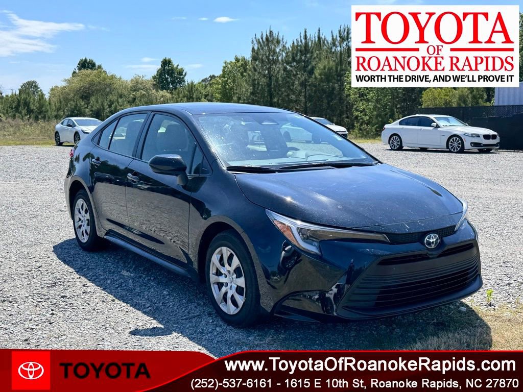 Used 2025 Toyota Corolla LE w/ Convenience Package FWD image 1
