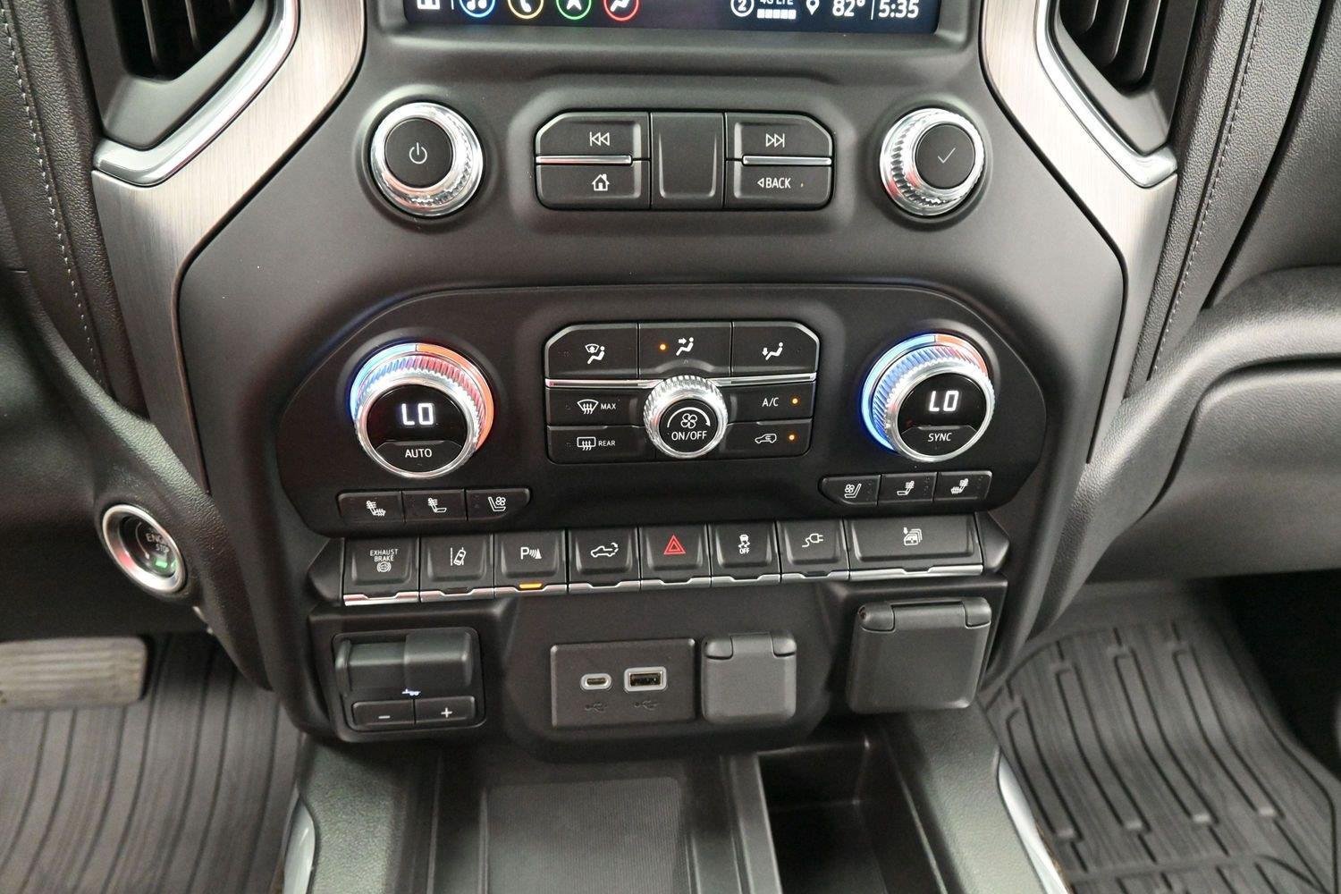 Used 2022 GMC Sierra 3500 Denali w/ Denali Ultimate Package AWD/4WD image 24