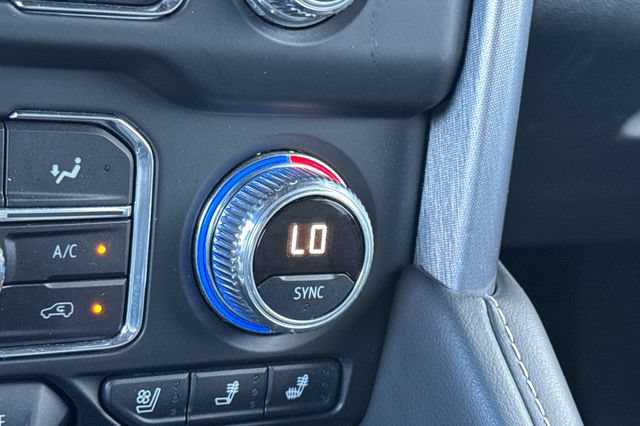 Used 2024 GMC Yukon SLT AWD/4WD image 31