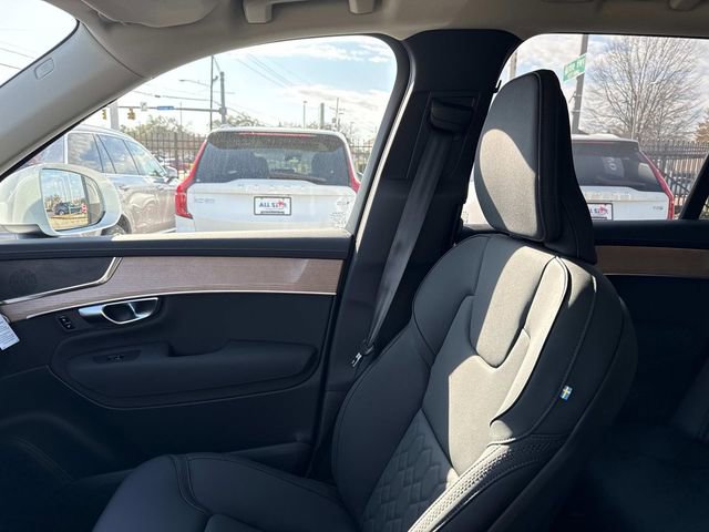 New 2026 Volvo XC90 B5 Plus w/ Protection Package Premier AWD/4WD image 22