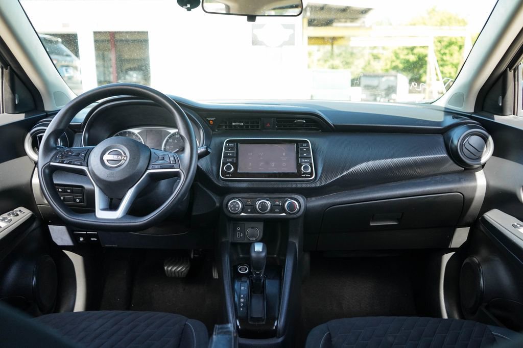 Used 2022 Nissan Kicks S FWD image 10