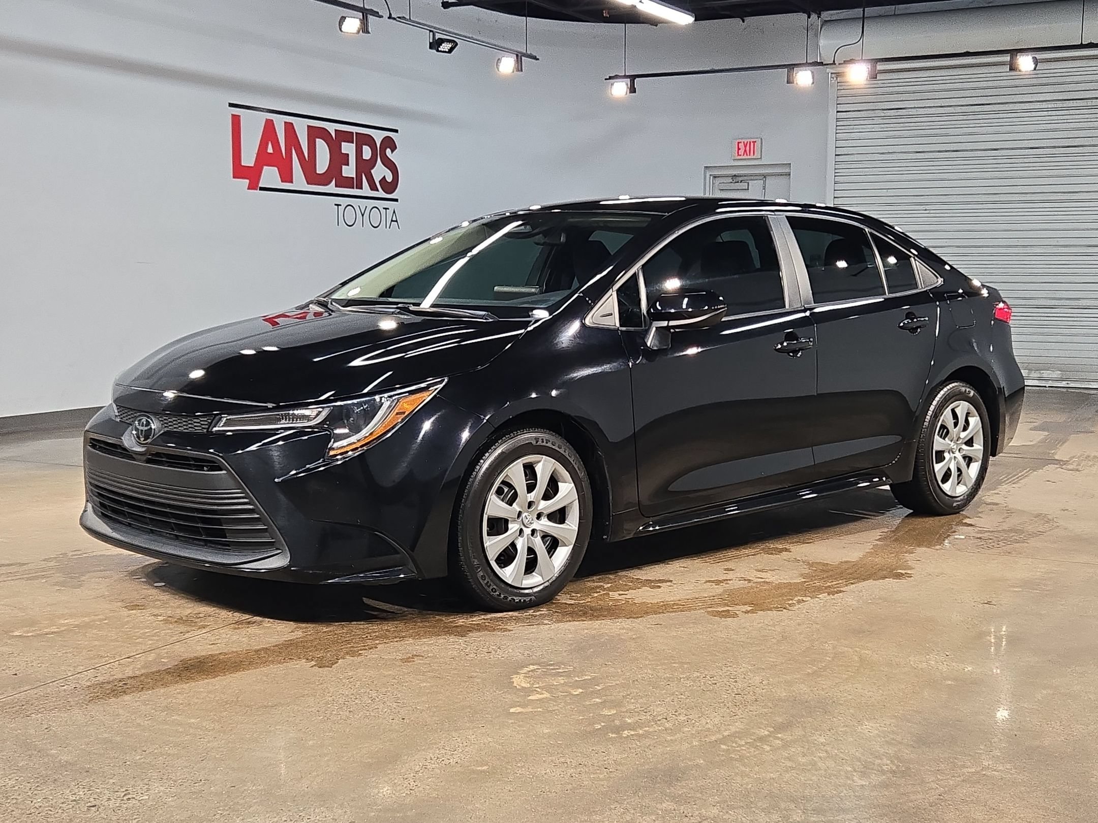 Used 2024 Toyota Corolla LE FWD image 3