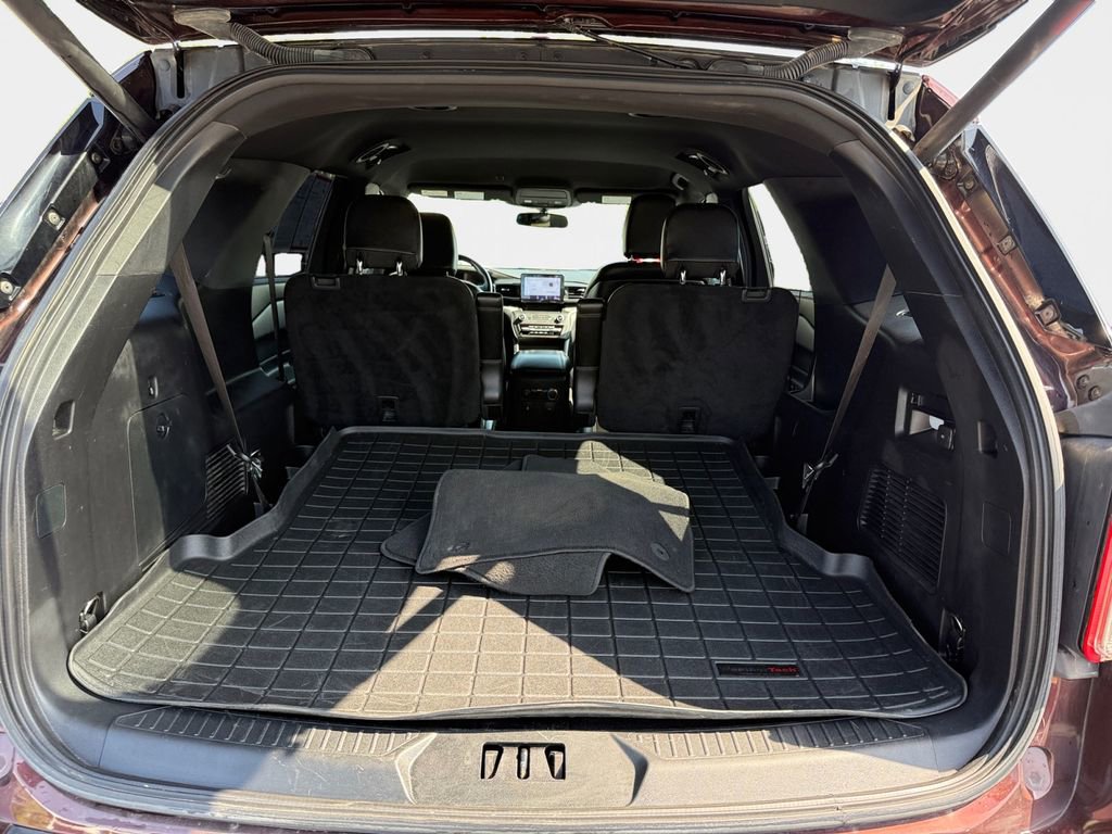 Used 2020 Ford Explorer XLT w/ Equipment Group 202A AWD/4WD image 23