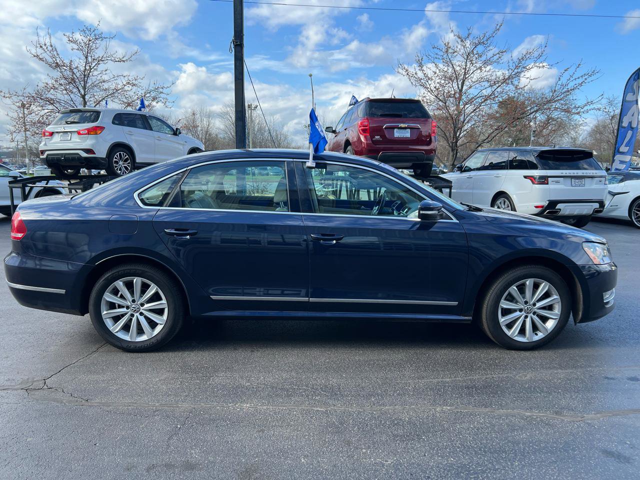 Used 2013 Volkswagen Passat 2.5 SEL Premium FWD image 7