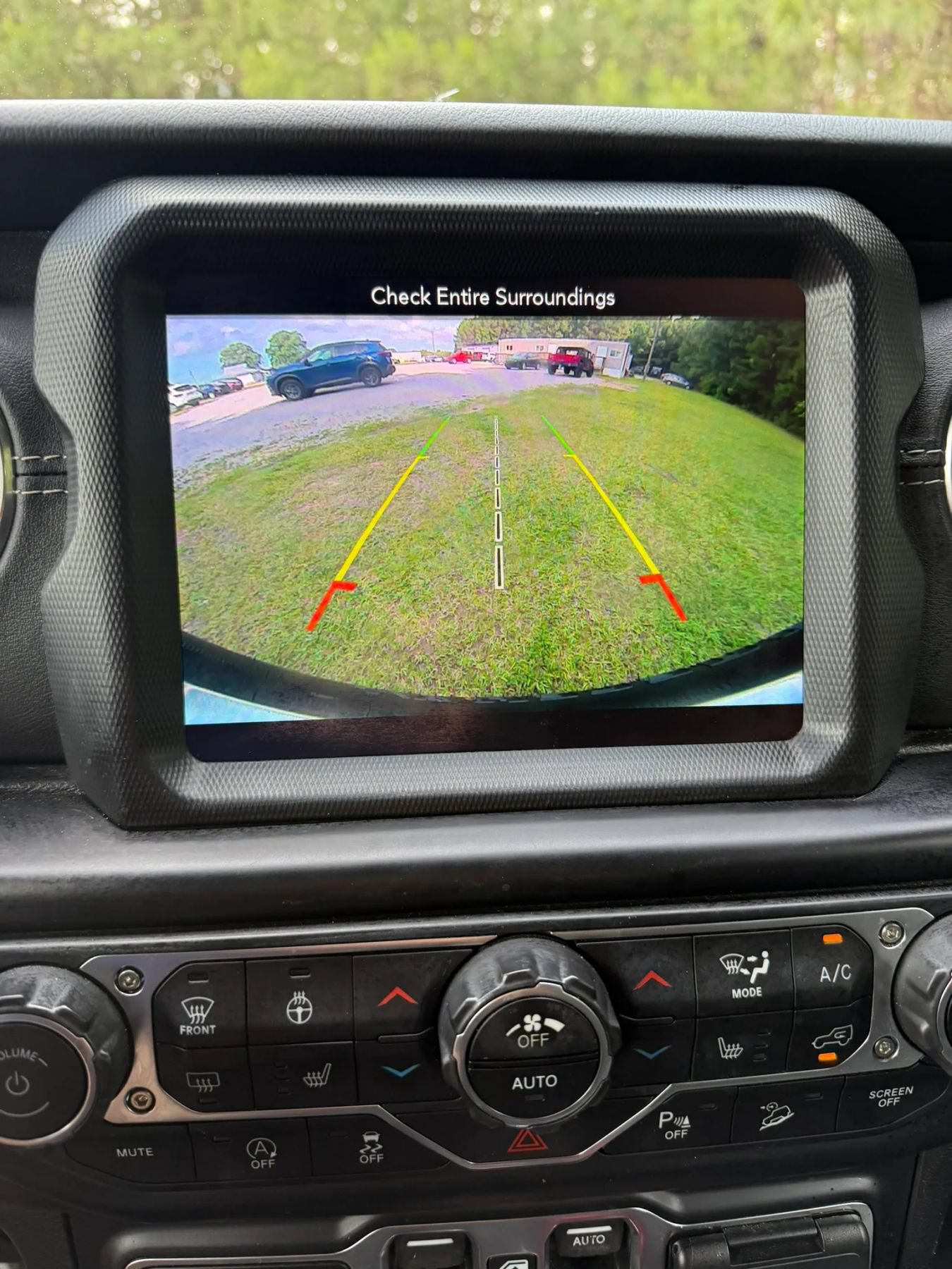 Used 2019 Jeep Wrangler Unlimited Sahara AWD/4WD image 15
