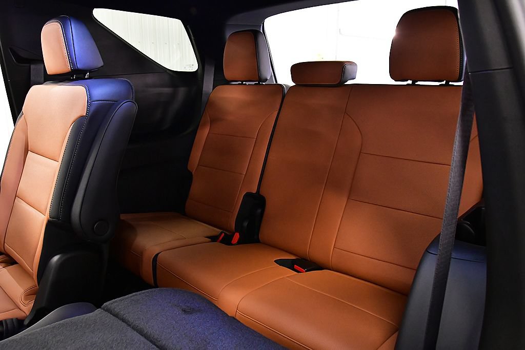 New 2027 Chevrolet Traverse Z71 w/ LPO, Floor Liner Package AWD/4WD image 28