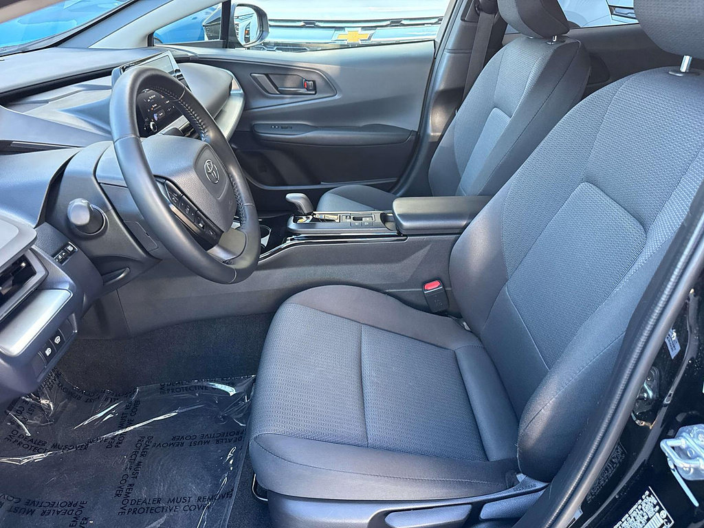 Used 2025 Toyota Prius LE FWD image 22