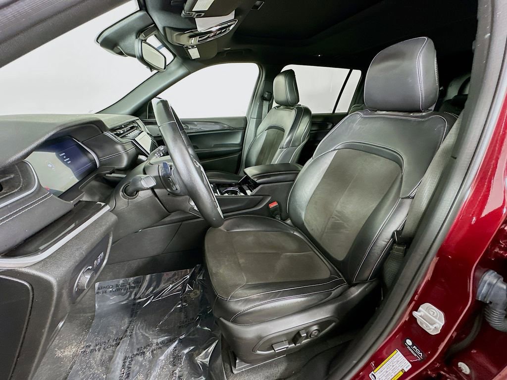 Certified 2022 Jeep Grand Cherokee L Laredo image 32