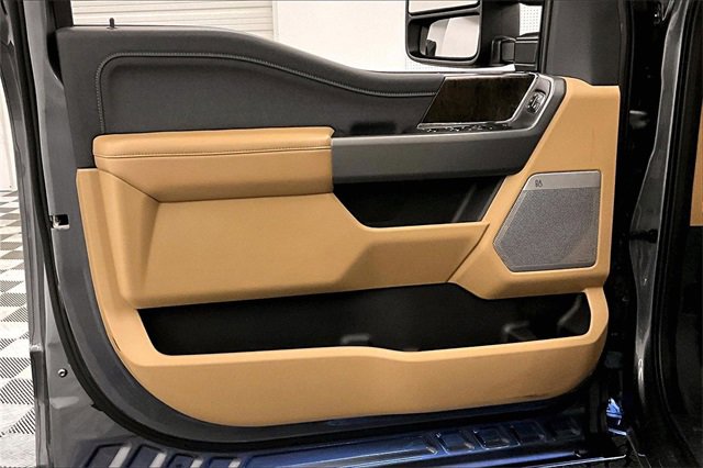 Used 2024 Ford F250 Lariat w/ Black Appearance Package image 17