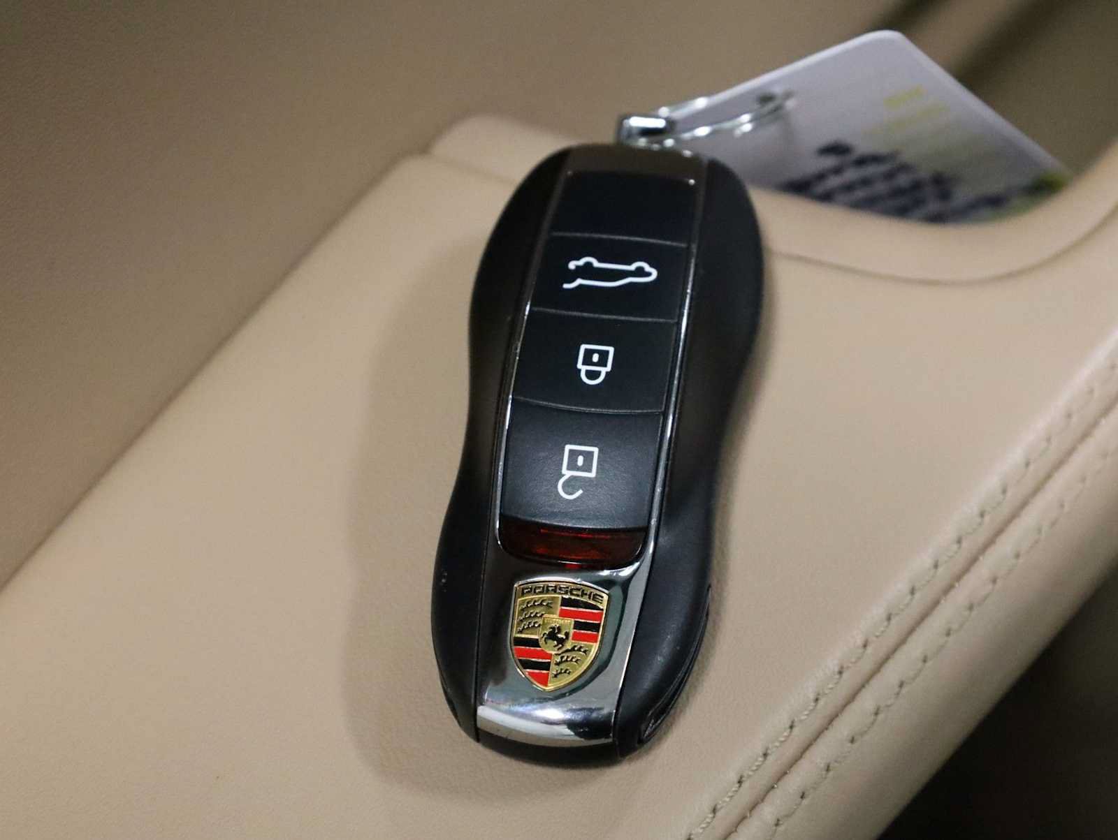 Certified 2023 Porsche Macan S AWD/4WD image 43